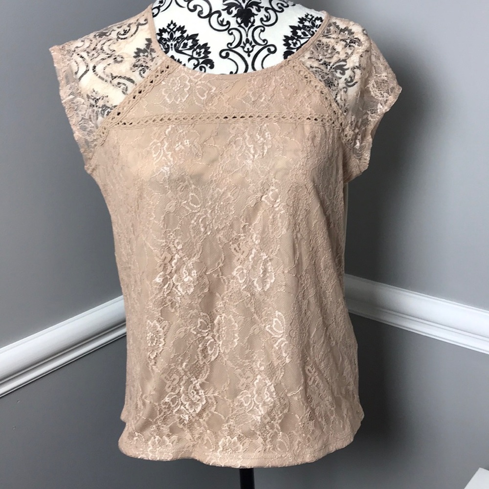 7th Ave New York and co Tan lace tee